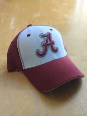 Top of the World Two-Tone University Of Alabama Cap in Crimson and White